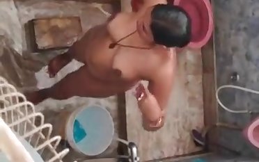 Spying Bath Video - Indian Aunty